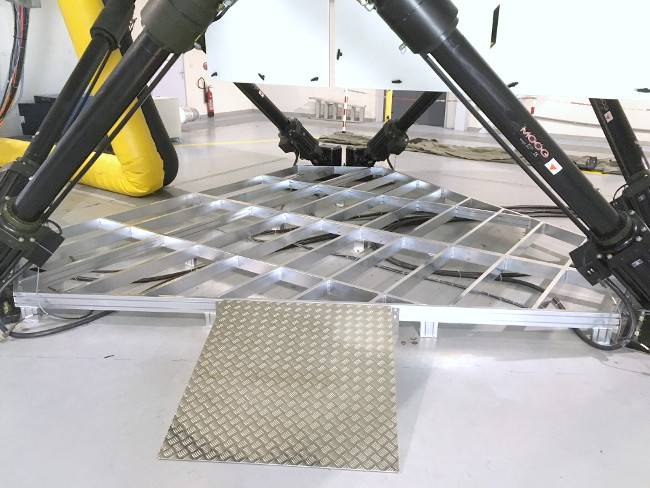 Plate-forme aluminium maintenance sur simulateur de vol